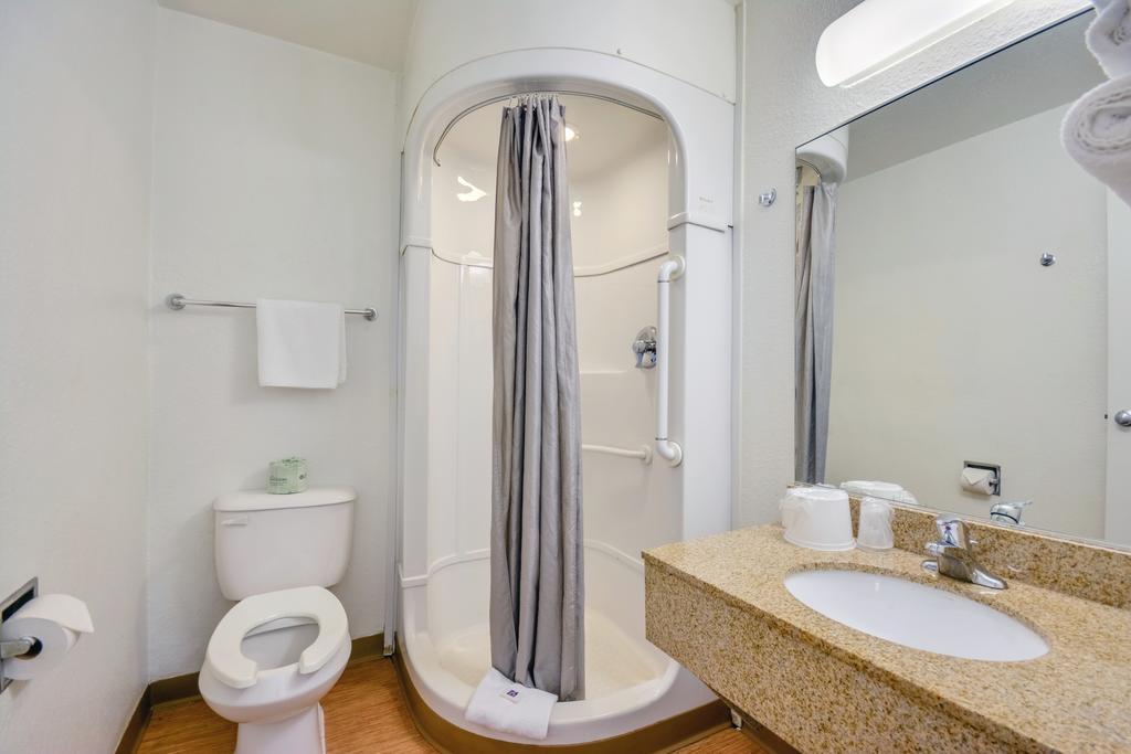 Rodeway Inn Tillmans Corner Pokój zdjęcie