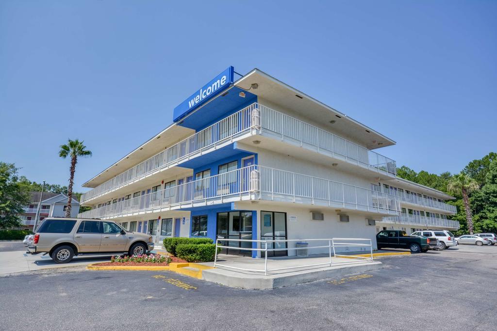 Rodeway Inn Tillmans Corner Zewnętrze zdjęcie