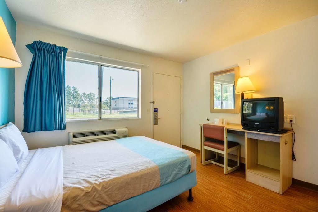 Rodeway Inn Tillmans Corner Zewnętrze zdjęcie