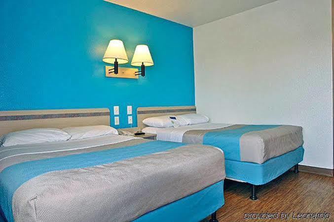 Rodeway Inn Tillmans Corner Zewnętrze zdjęcie